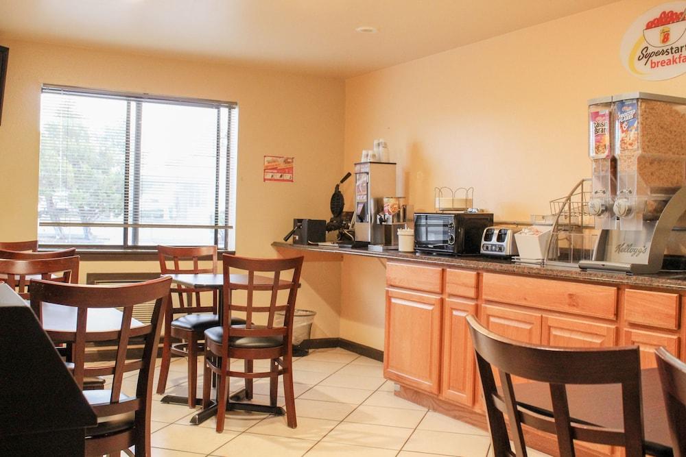 Hotel Super 8 By Wyndham Carson Tahoe 2*